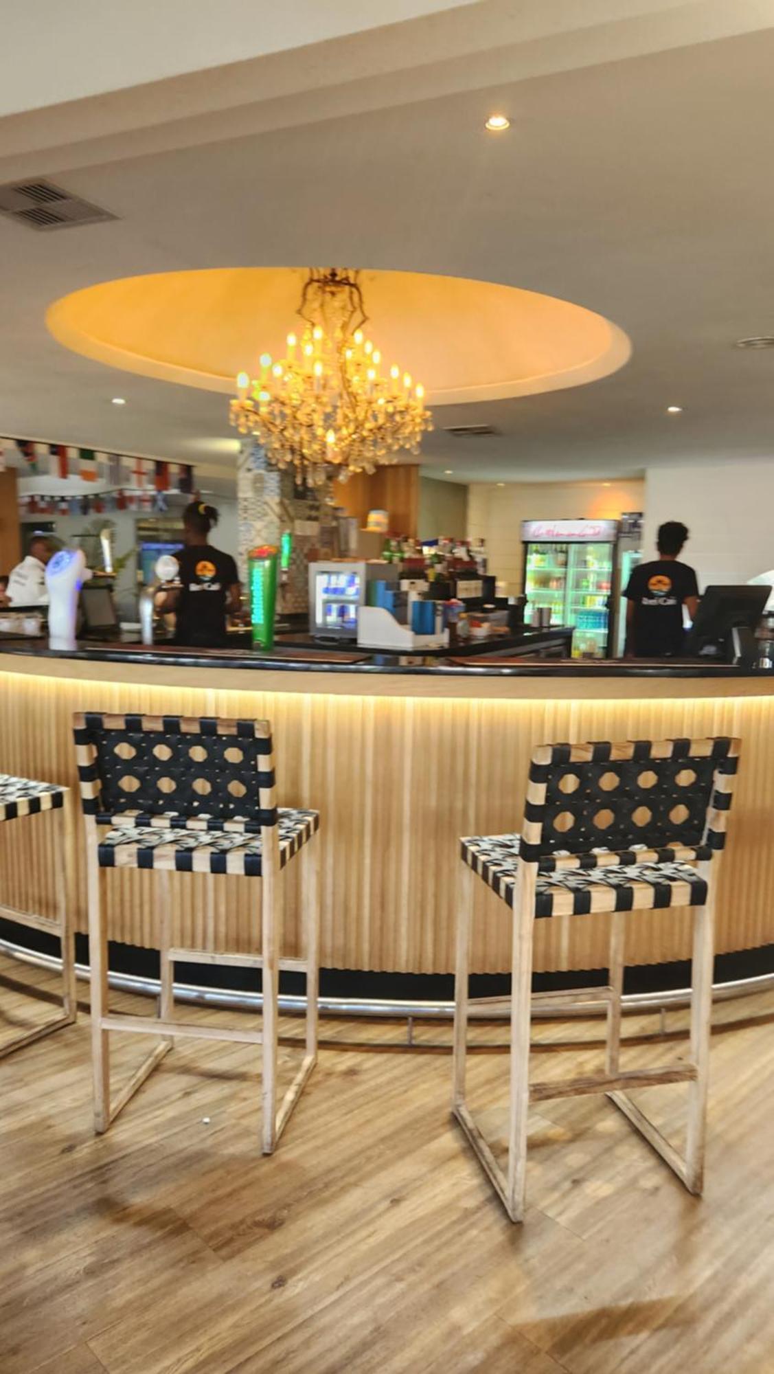 Umhlanga Breakers Resort Durban Exterior photo